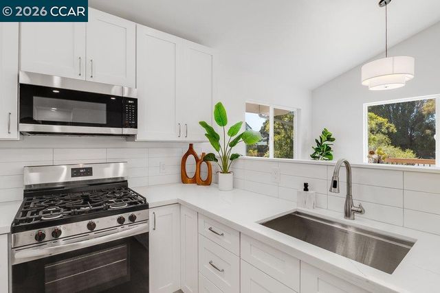 679 El Centro Rd, El Sobrante, CA 94803