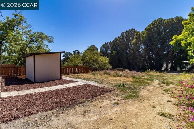 679 El Centro Rd, El Sobrante, CA 94803