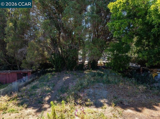 679 El Centro Rd, El Sobrante, CA 94803