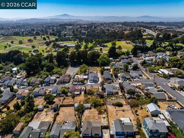 679 El Centro Rd, El Sobrante, CA 94803