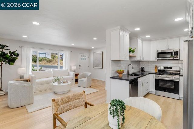 679 El Centro Rd, El Sobrante, CA 94803