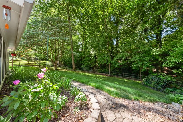 2912 Spring Valley Road, Charlotte, NC 28210