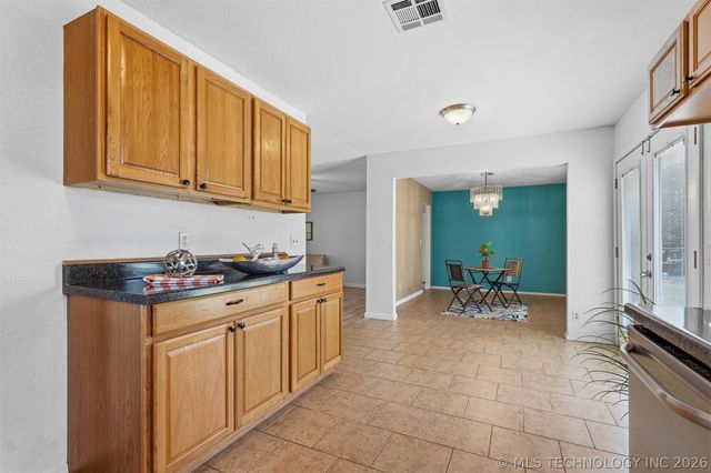 115 Laurel Street, Lone Grove, OK 73443