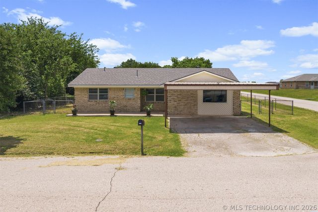 115 Laurel Street, Lone Grove, OK 73443