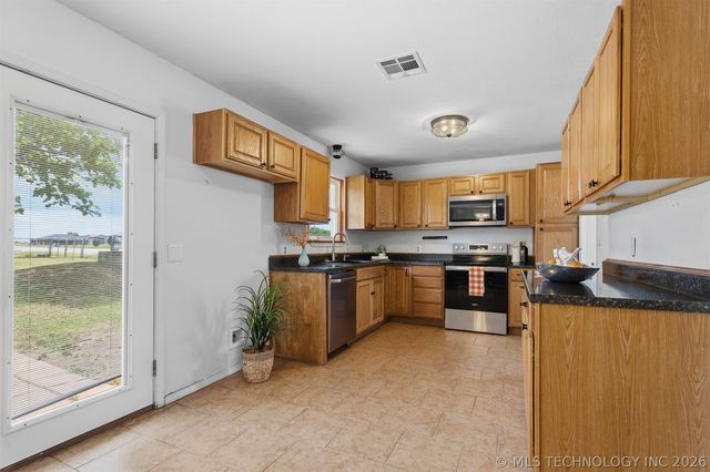 115 Laurel Street, Lone Grove, OK 73443