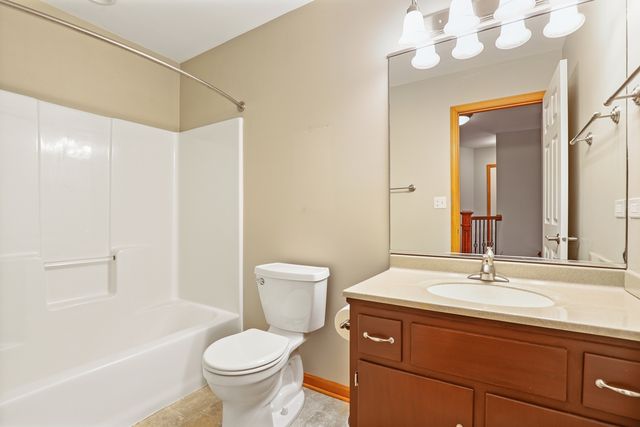 425 Cambridge Avenue, Elburn, IL 60119