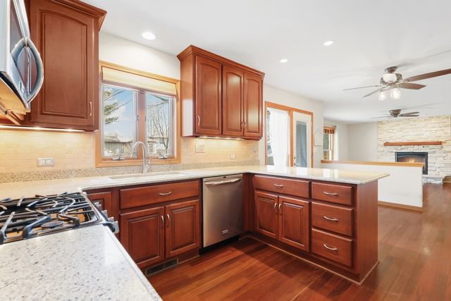 425 Cambridge Avenue, Elburn, IL 60119