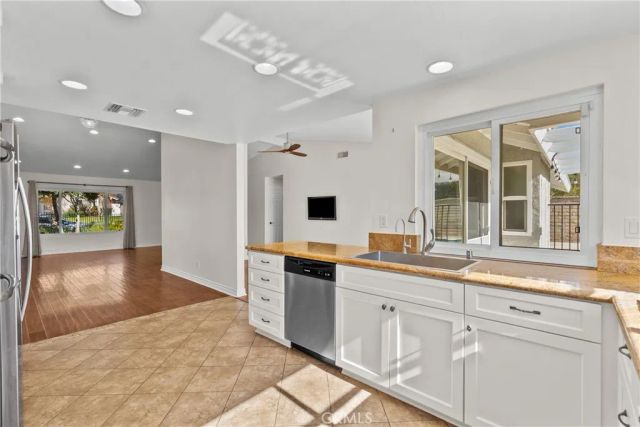 17050 Canvas, Canyon Country, CA 91387