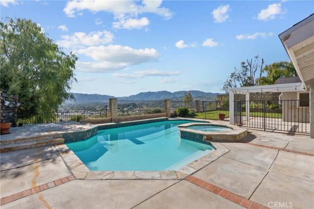 17050 Canvas, Canyon Country, CA 91387