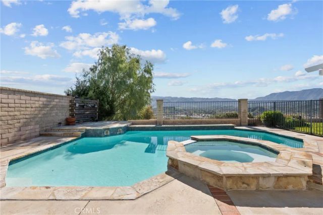 17050 Canvas, Canyon Country, CA 91387