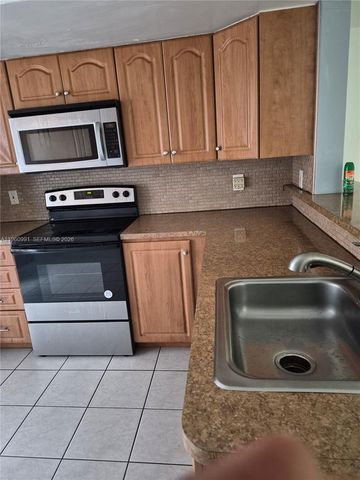 2747 NW 47th Ln 3006, Lauderdale Lakes, FL 33313