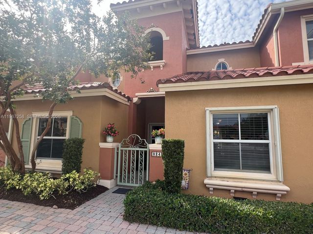 824 SW 143rd Ter 203, Pembroke Pines, FL 33027