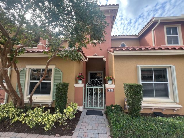 824 SW 143rd Ter 203, Pembroke Pines, FL 33027