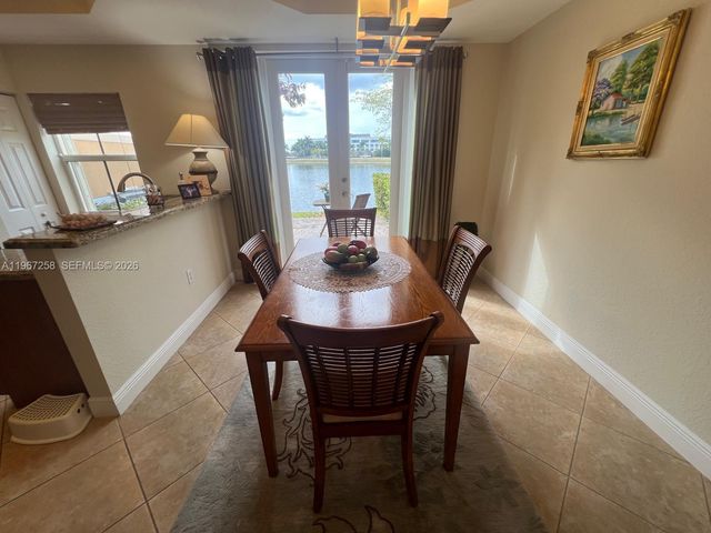 824 SW 143rd Ter 203, Pembroke Pines, FL 33027