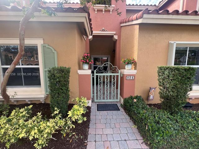 824 SW 143rd Ter 203, Pembroke Pines, FL 33027