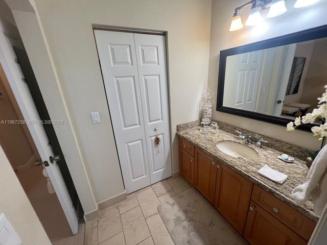 824 SW 143rd Ter 203, Pembroke Pines, FL 33027