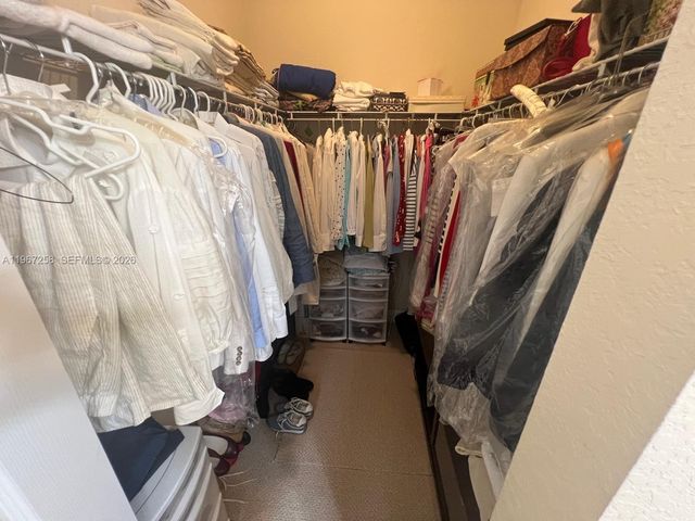 824 SW 143rd Ter 203, Pembroke Pines, FL 33027