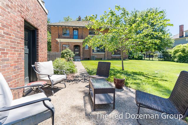 135 W 12th Street, Holland, MI 49423