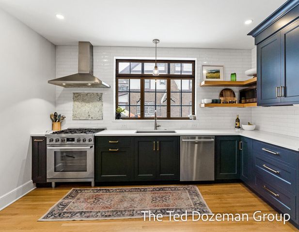 135 W 12th Street, Holland, MI 49423