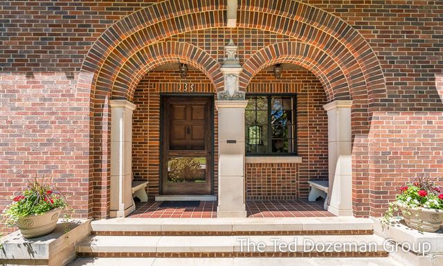 135 W 12th Street, Holland, MI 49423