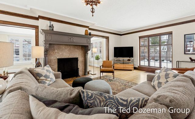 135 W 12th Street, Holland, MI 49423