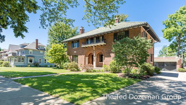135 W 12th Street, Holland, MI 49423