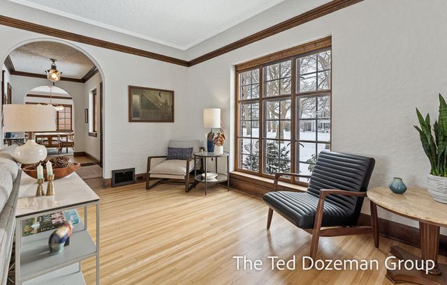 135 W 12th Street, Holland, MI 49423
