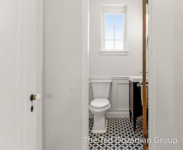 135 W 12th Street, Holland, MI 49423