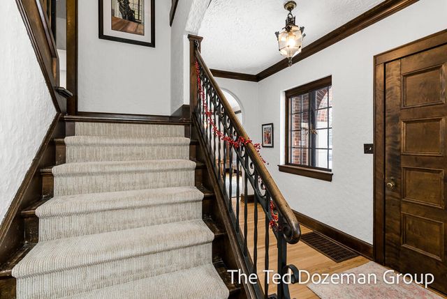 135 W 12th Street, Holland, MI 49423