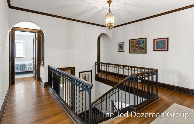135 W 12th Street, Holland, MI 49423