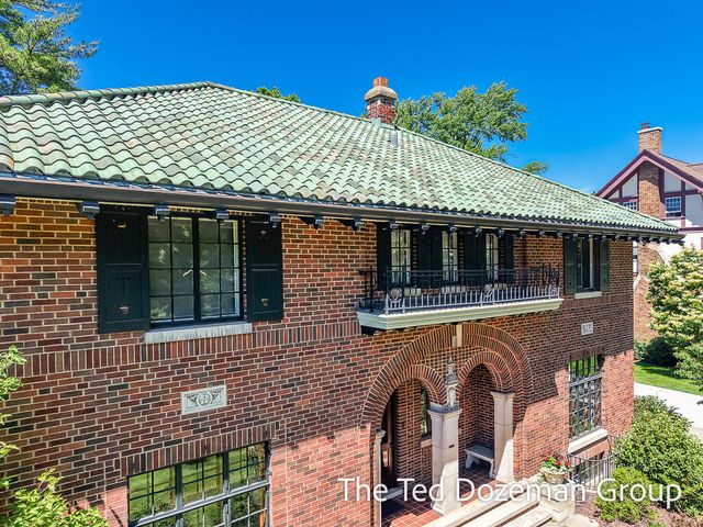 135 W 12th Street, Holland, MI 49423