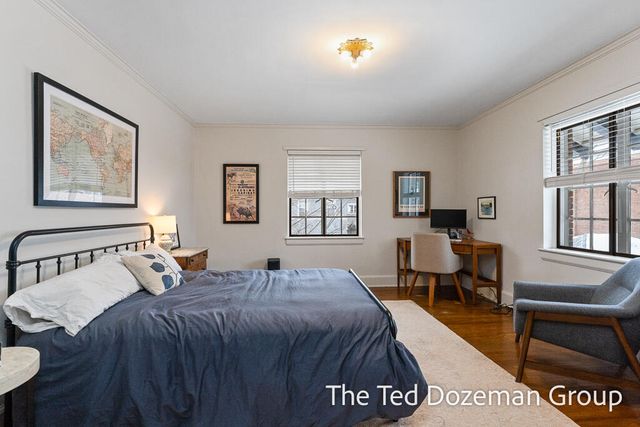 135 W 12th Street, Holland, MI 49423