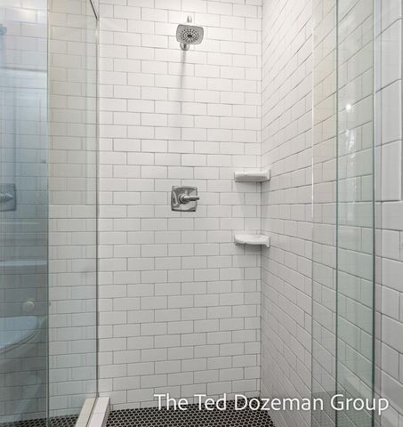 135 W 12th Street, Holland, MI 49423