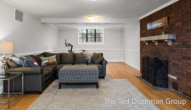 135 W 12th Street, Holland, MI 49423