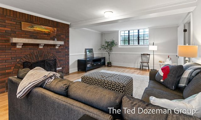 135 W 12th Street, Holland, MI 49423
