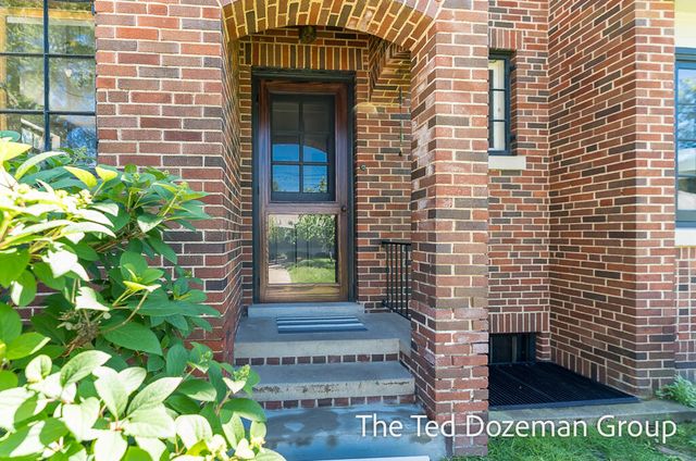 135 W 12th Street, Holland, MI 49423