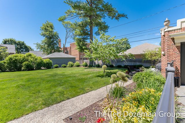 135 W 12th Street, Holland, MI 49423