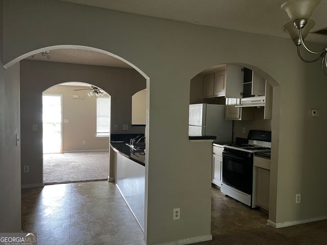 117 Meadow Court, Fairburn, GA 30213