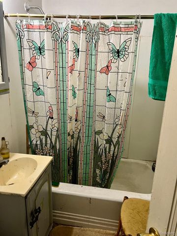 1318 INGLESIDE Avenue, Flint, MI 48507