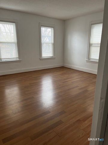 1391 Park Avenue 2nd floor, Bridgeport, CT 06605