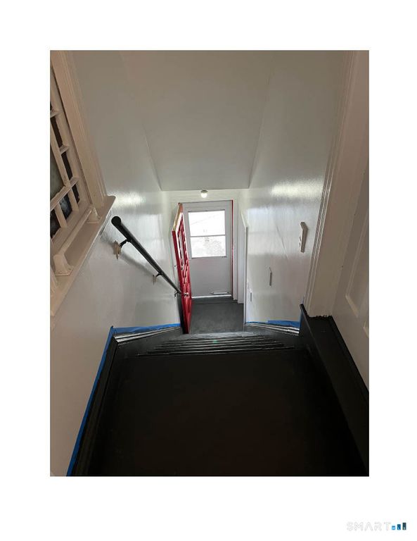 1391 Park Avenue 2nd floor, Bridgeport, CT 06605