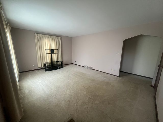 17913 William Street, Lansing, IL 60438