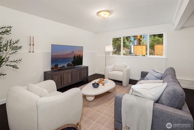 15950 186th Avenue NE, Woodinville, WA 98072