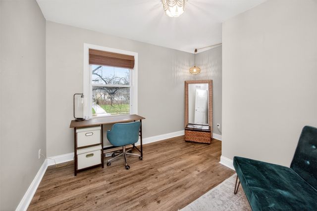 2525 Beaver Avenue, Des Moines, IA 50310