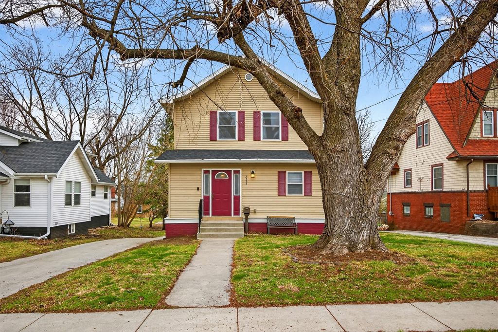 2525 Beaver Avenue, Des Moines, IA 50310