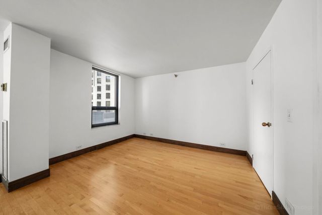 401 E ONTARIO Street 406, Chicago, IL 60611