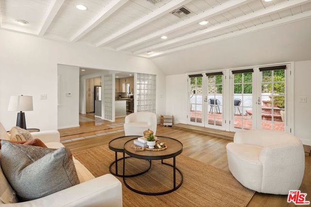 4115 Knobhill Drive, Sherman Oaks, CA 91403