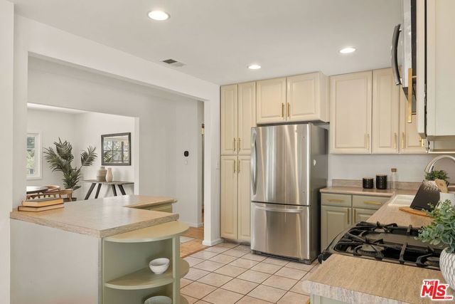 4115 Knobhill Drive, Sherman Oaks, CA 91403