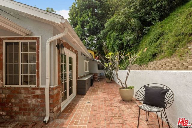 4115 Knobhill Drive, Sherman Oaks, CA 91403