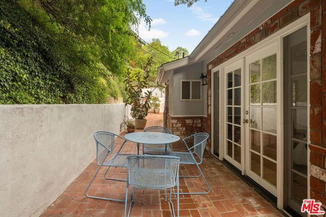 4115 Knobhill Drive, Sherman Oaks, CA 91403